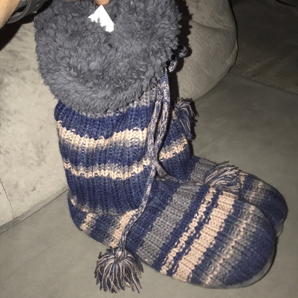 NWTS Muk Luks sz 7-8 - Picture 1 of 4